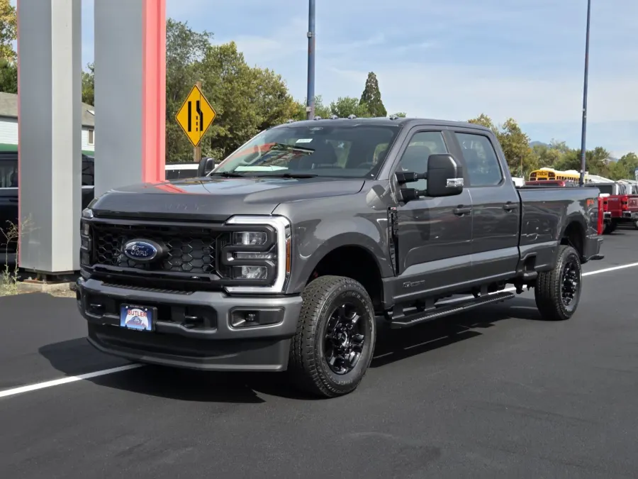 2026 Ford Super Duty F-350 SRW in Carbonized Gray Metallic