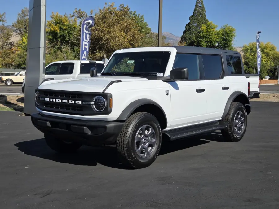 2026 Ford Bronco in Oxford White