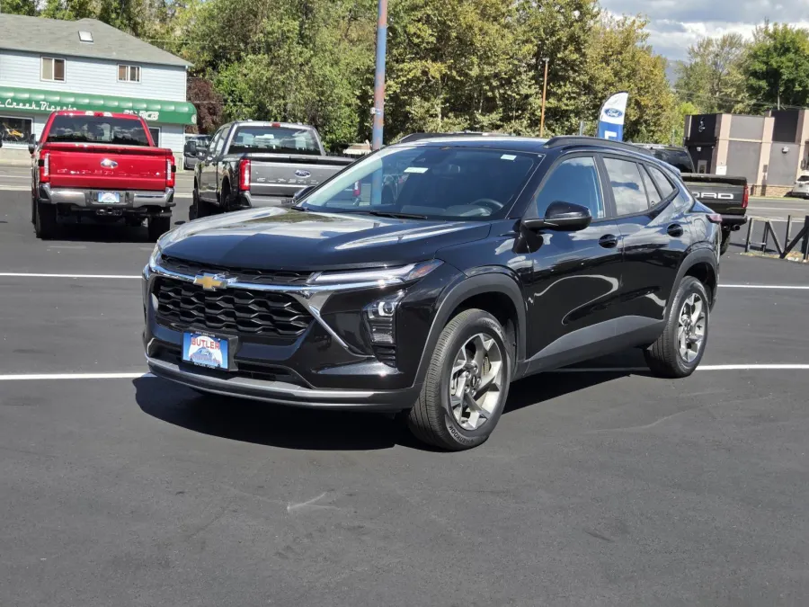 2025 Chevrolet Trax in Mosaic Black Metallic