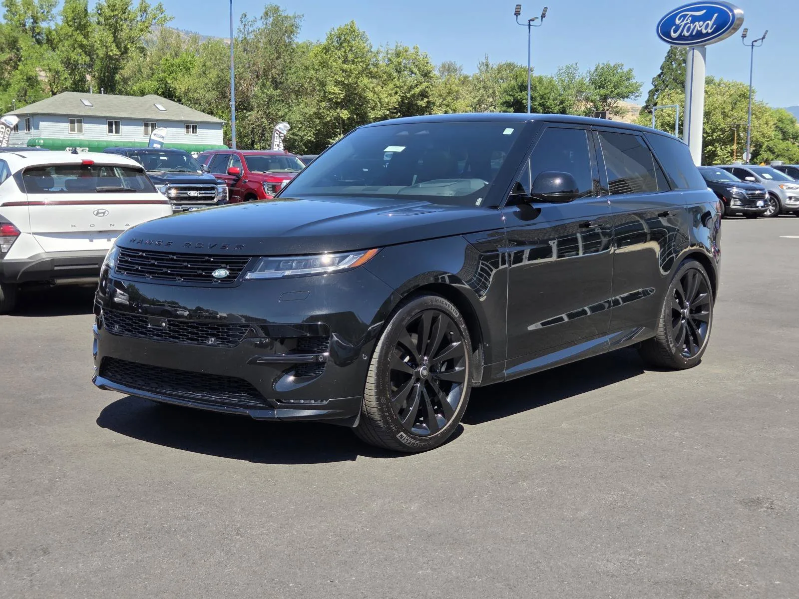 2025 Land Rover Range Rover Sport Dynamic SE in Black