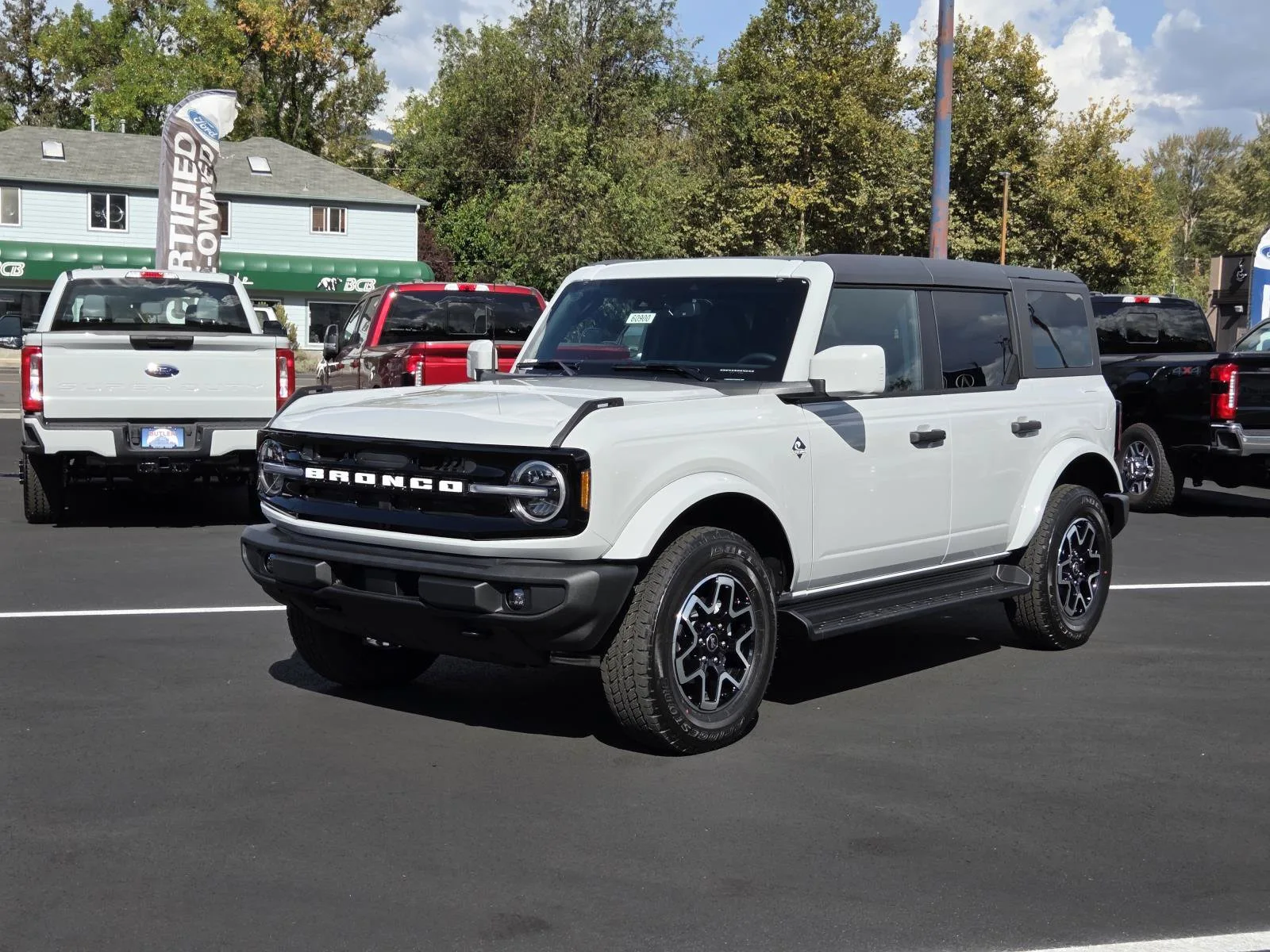 2026 Ford Bronco Outer Banks in Avalanche Gray