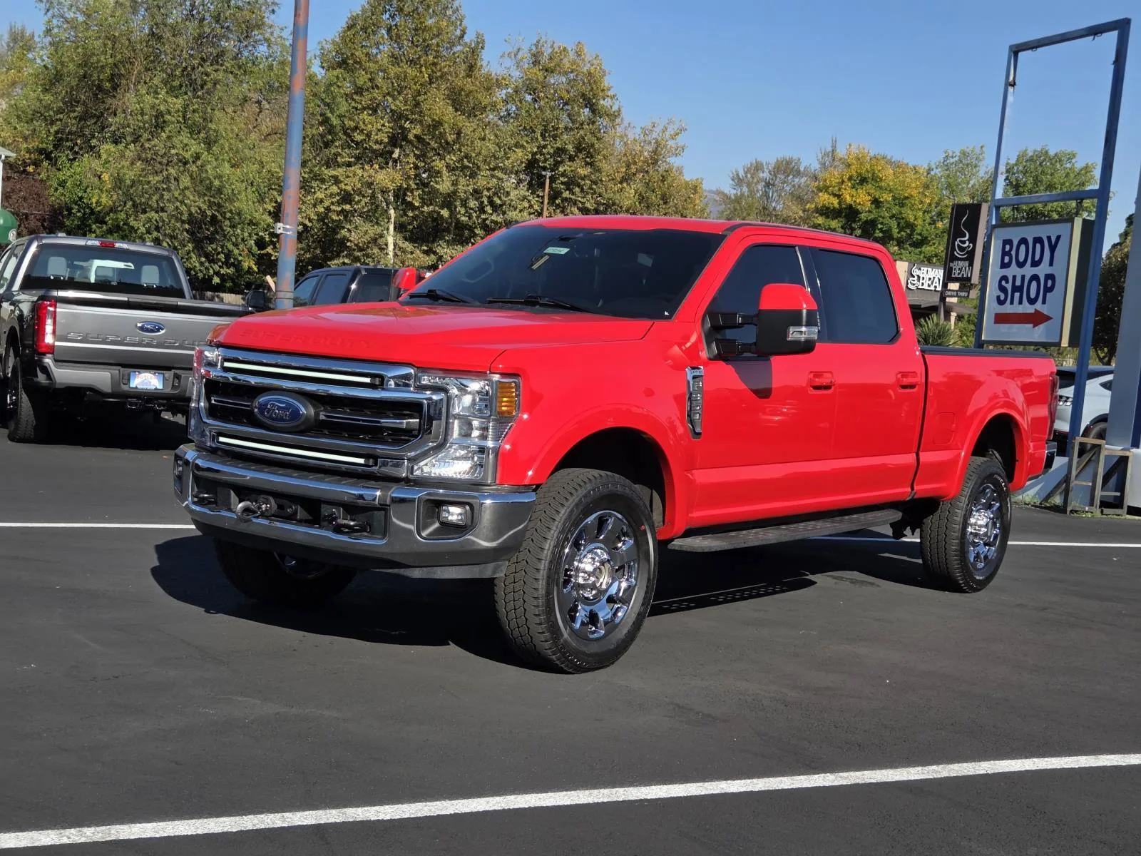 2022 Ford Super Duty F-350 SRW LARIAT in Race Red