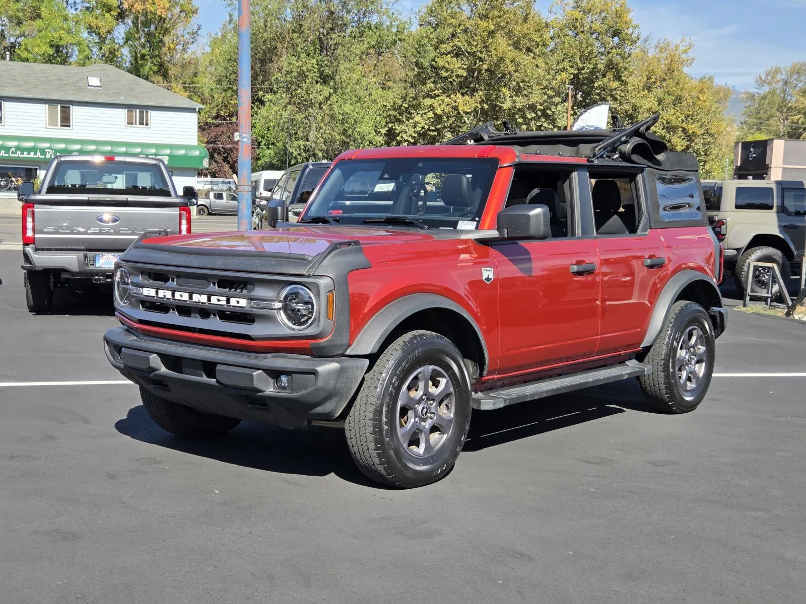 2023 Ford Bronco Big Bend in Hot Pepper Red Metallic Tinted Clearcoat